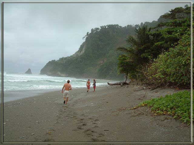 Stormy Beach @ Matapalo