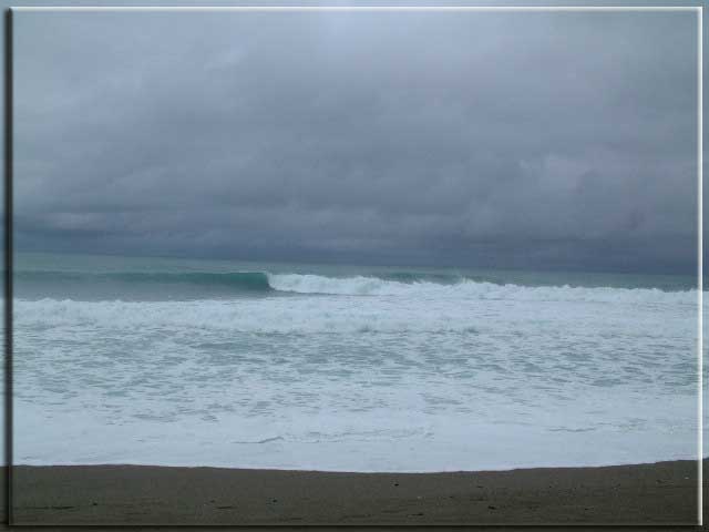 Surf @ a stormy Matapalo