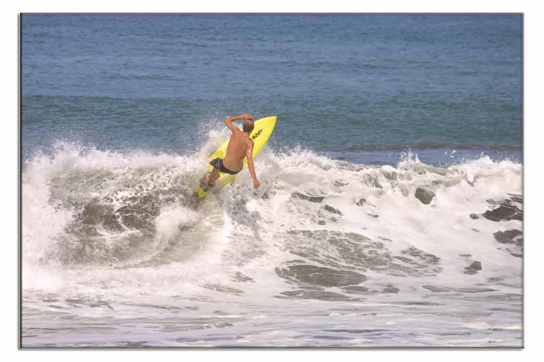 Scotty Myers ripping front-side -  Hermosa, Costa Rica