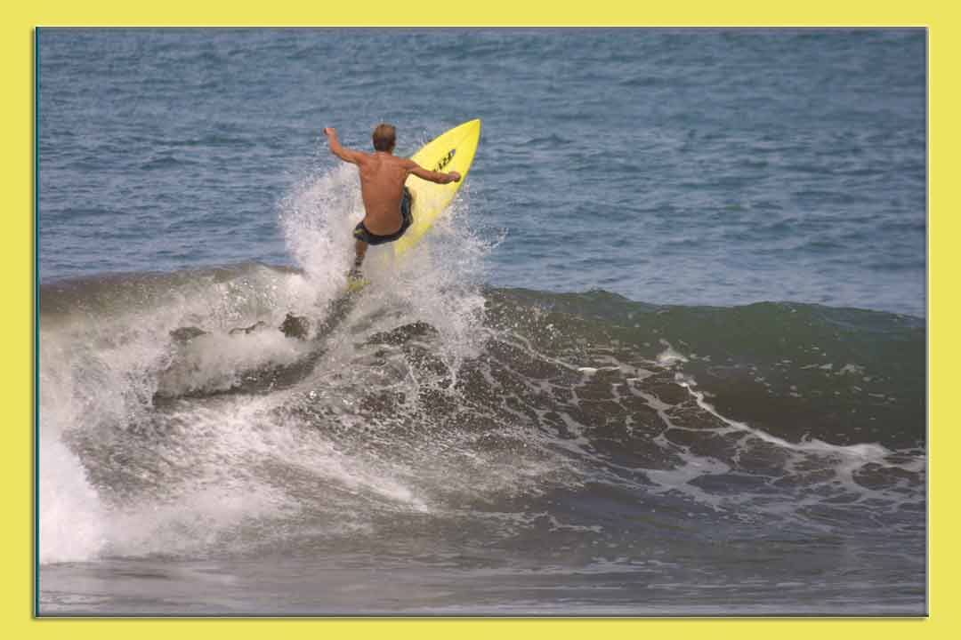 Scotty Myers ripping front-side floater - Hermosa, Costa Rica